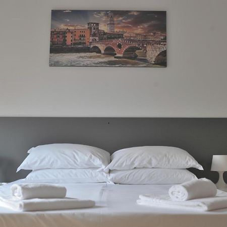 B&B Foroni 29 Verona Bagian luar foto