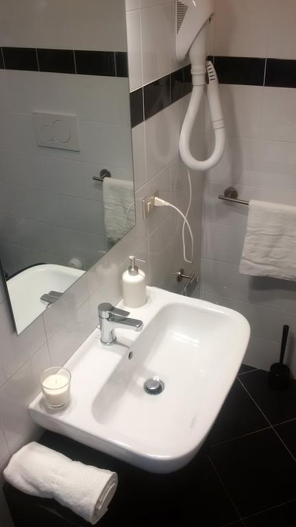 B&B Foroni 29 Verona Bagian luar foto