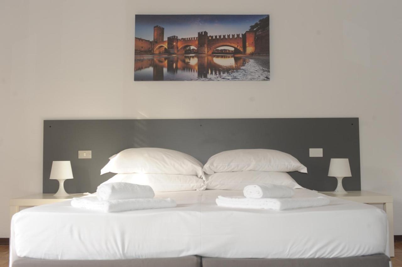 B&B Foroni 29 Verona Bagian luar foto